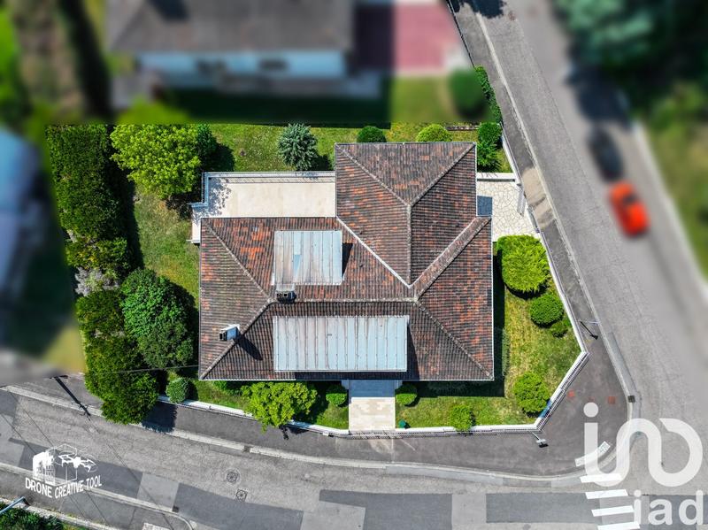 Maison - 200 m² - 8 pièces