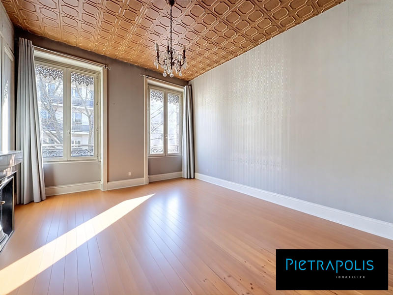 Appartement - 88 m² - 4 pièces