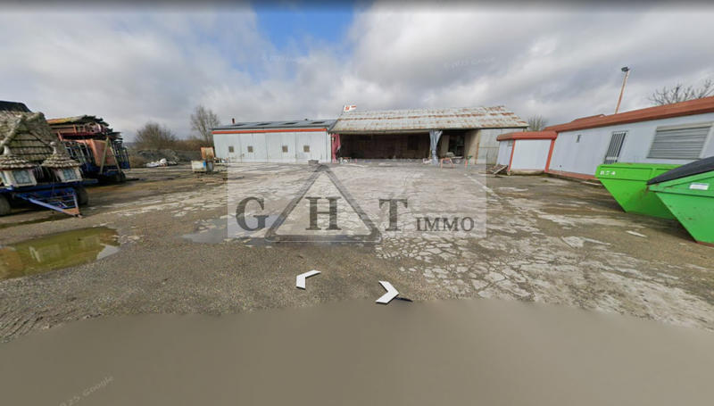 Entrepôt - 1 135 m²