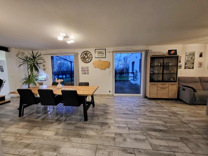 Maison - 330 m² - 15 pièces