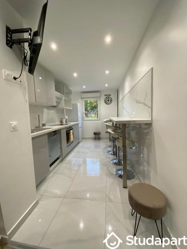 Chambre - 11 m² - 1 pièce