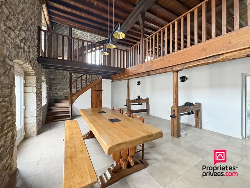 Maison - 260 m² - 6 pièces