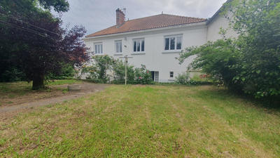 Maison - 137 m² - 9 pièces