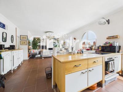 Appartement - 99 m² - 4 pièces