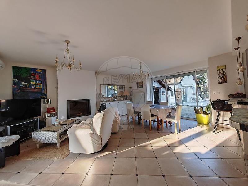 Maison - 186 m² - 5 pièces