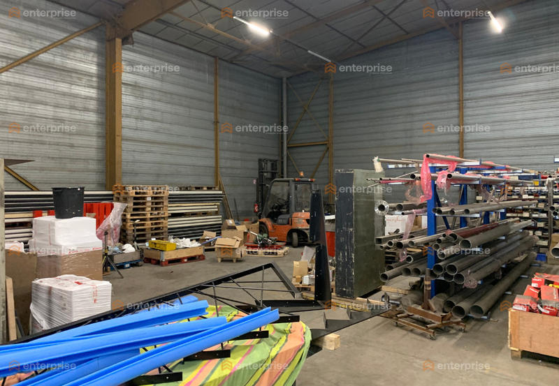 Local d'activité / Entrepôt - 1 500 m²