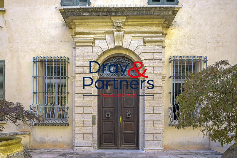 Appartement - 102 m² - 2 pièces