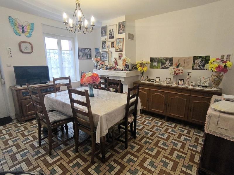 Maison - 94 m² - 5 pièces