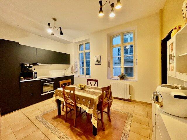 Appartement bourgeois - 74 m² - 3 pièces