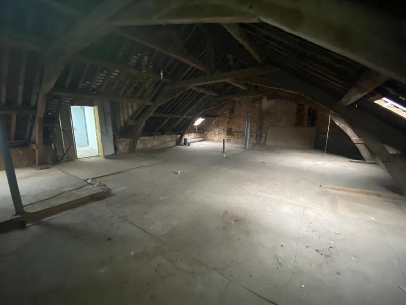 Appartement - 98 m² - 1 pièce