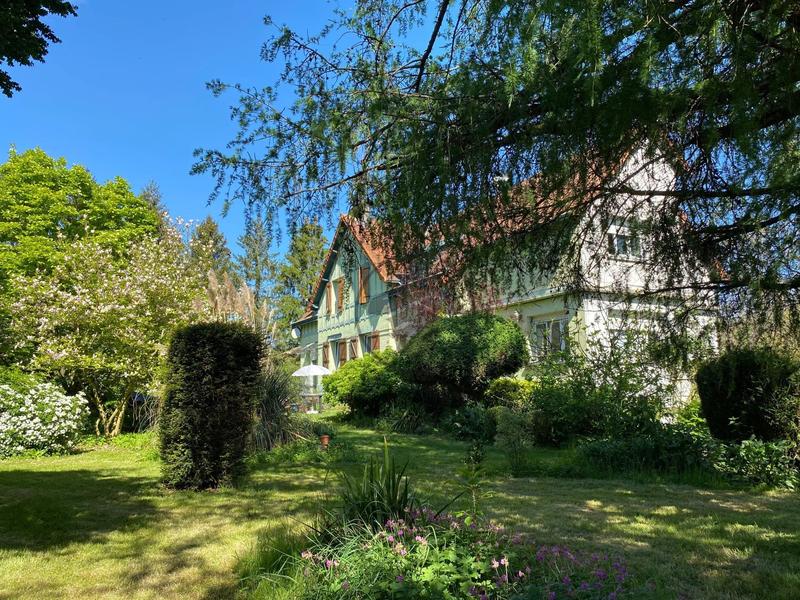 Maison - 287 m² - 10 pièces