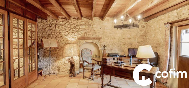 Maison - 253 m² - 5 pièces