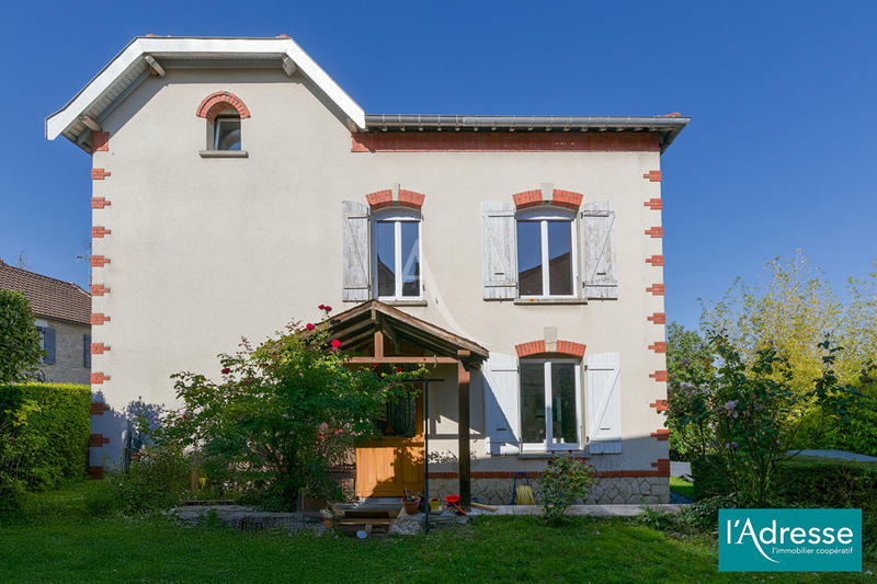 Maison - 223 m² - 7 pièces