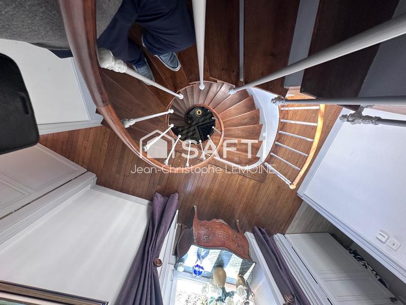 Propriété - 193 m² - 12 pièces