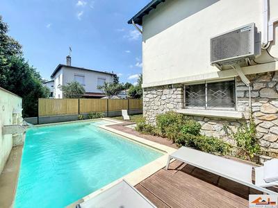 Maison - 168 m² - 7 pièces