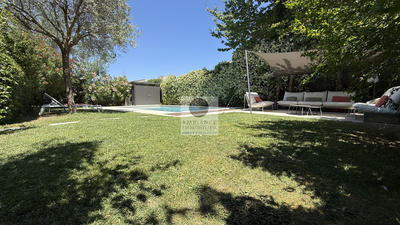 Maison - 280 m² - 10 pièces