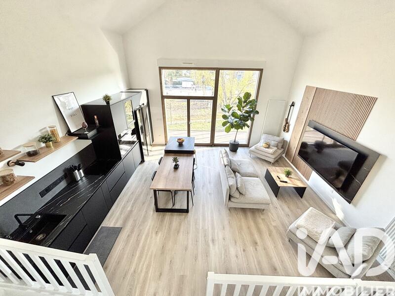 Loft - 93 m² - 5 pièces