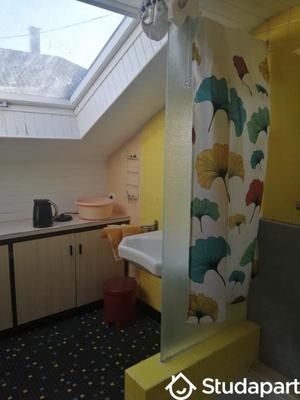 Chambre - 100 m² - 1 pièce