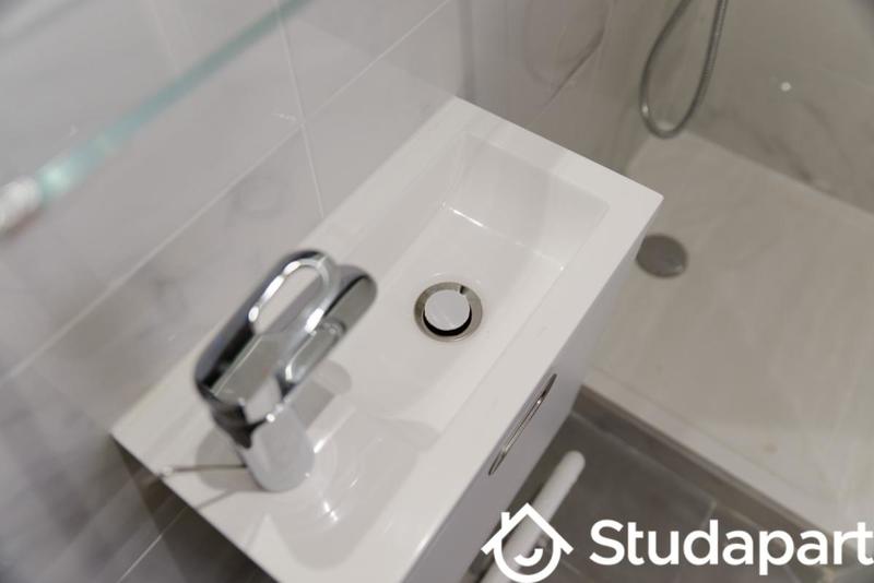 Chambre - 9 m² - 1 pièce