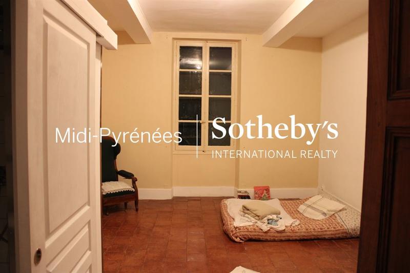 Maison de maîtres - 355 m² - 7 pièces