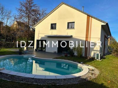 Maison - 268 m² - 9 pièces