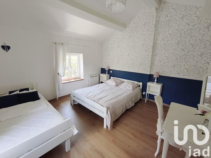 Maison - 235 m² - 7 pièces