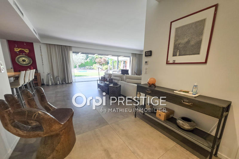 Maison - 193 m² - 6 pièces