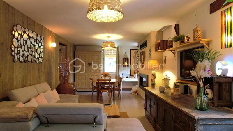 Demeure - 230 m² - 5 pièces