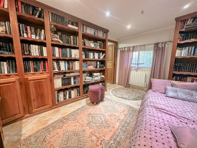 Villa - 280 m² - 9 pièces