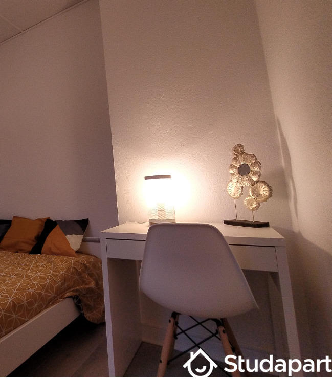 Chambre - 11 m² - 1 pièce