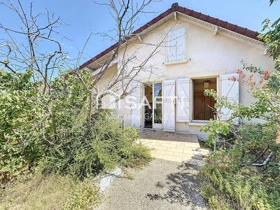 Maison - 96 m² - 4 pièces