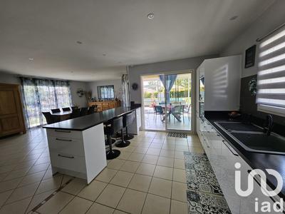 Maison - 200 m² - 9 pièces