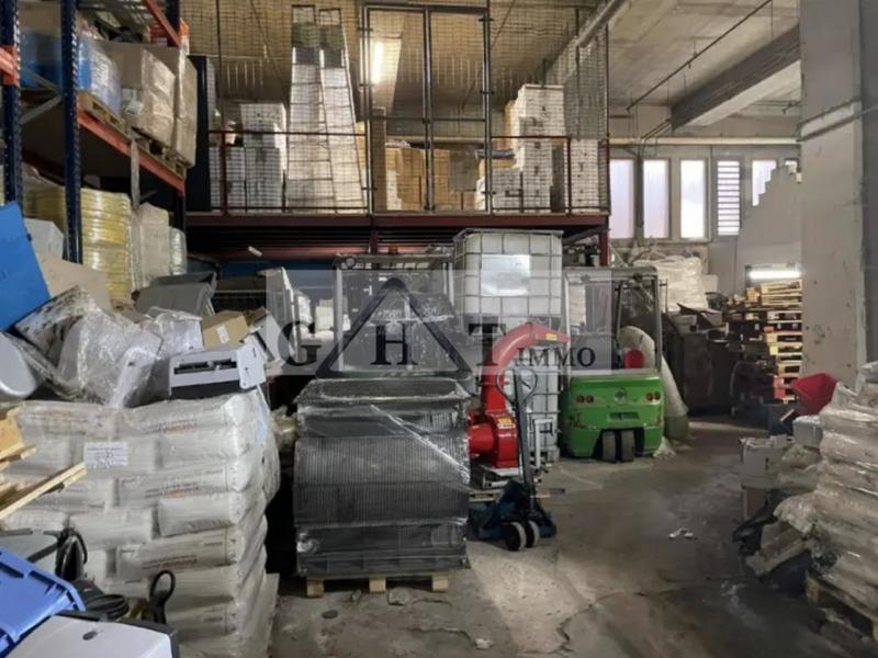 Entrepôt - 2 858 m²