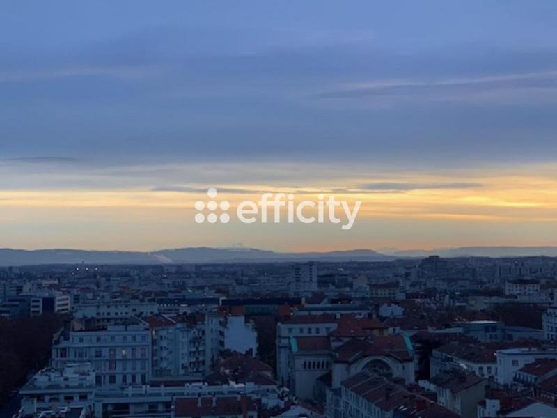 Appartement - 111 m² - 4 pièces