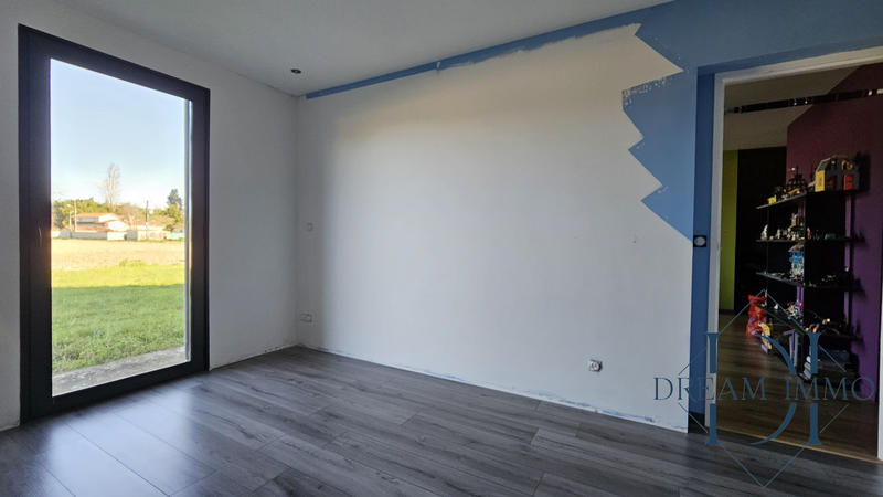 Maison - 235 m² - 6 pièces