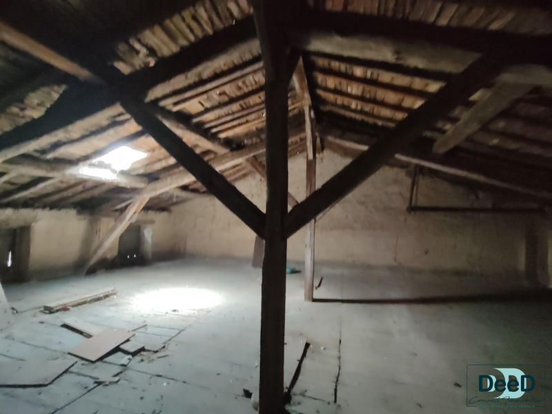 Maison - 288 m² - 9 pièces