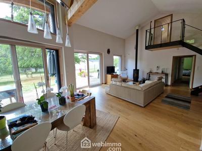Maison - 153 m² - 5 pièces