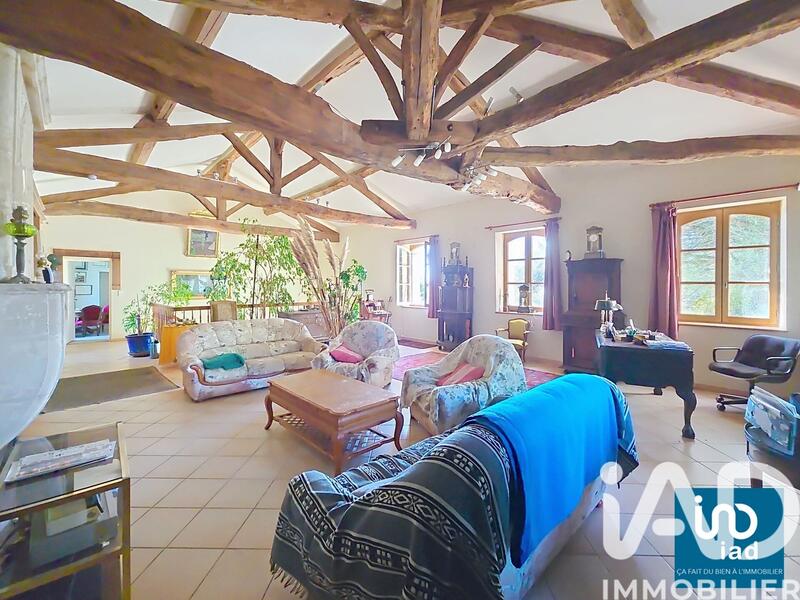 Maison - 353 m² - 13 pièces