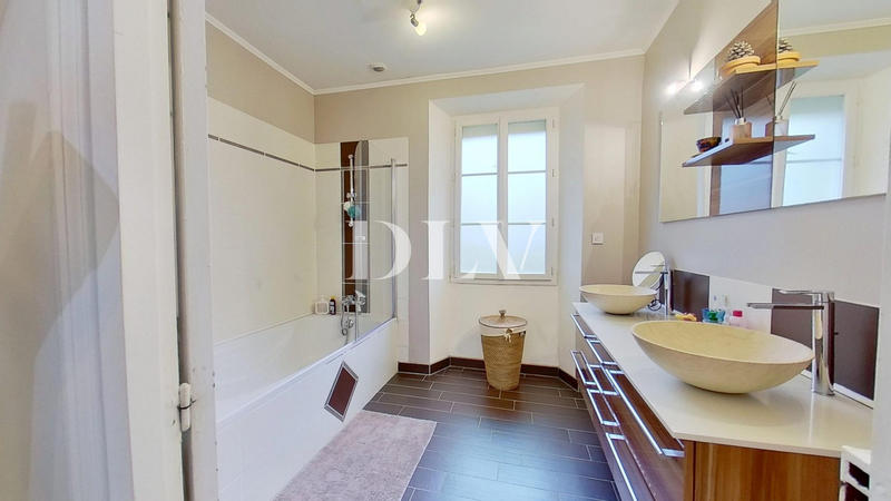 Maison ancienne - 197 m² - 7 pièces