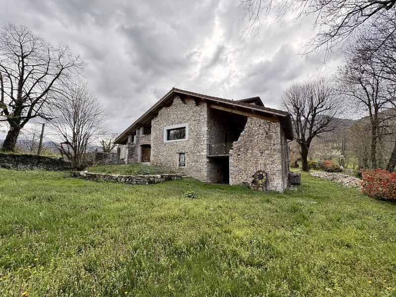 Maison - 180 m² - 5 pièces