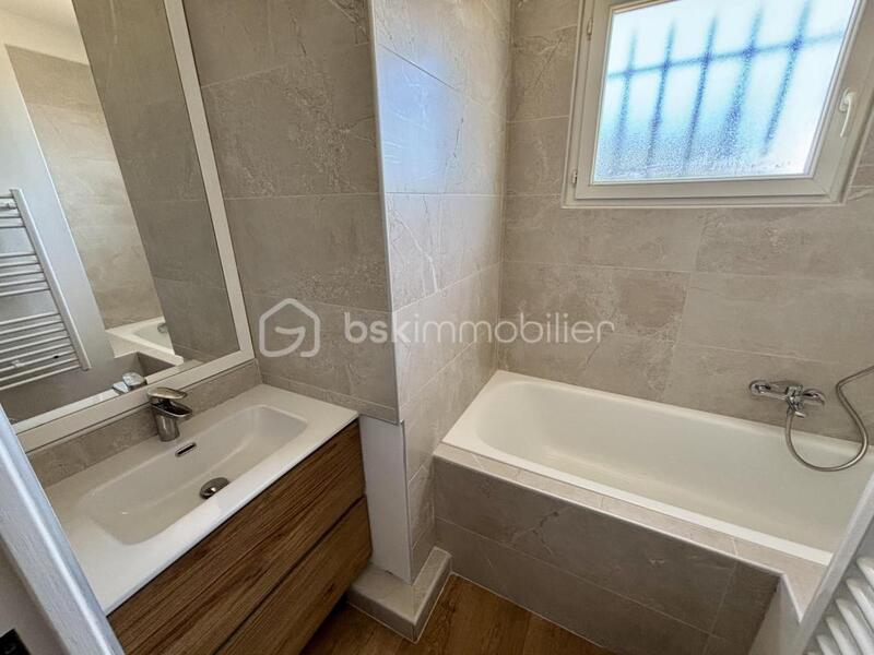 Maison jumelée - 91 m² - 4 pièces