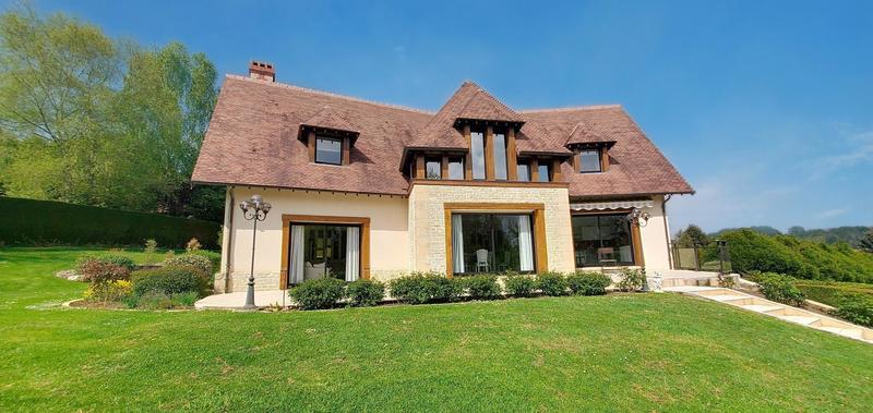 Maison - 255 m² - 8 pièces