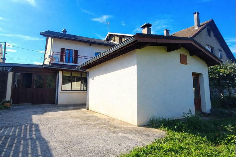 Maison ancienne - 360 m² - 9 pièces