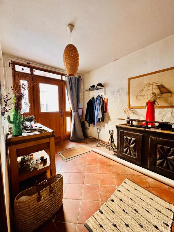 Maison - 270 m² - 6 pièces