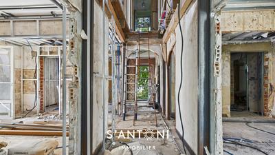 Maison - 200 m² - 9 pièces