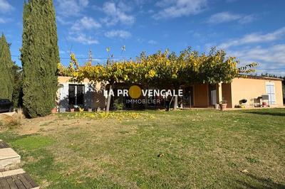 Maison traditionnelle - 171 m² - 6 pièces