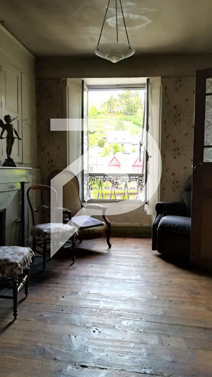 Maison - 240 m² - 11 pièces