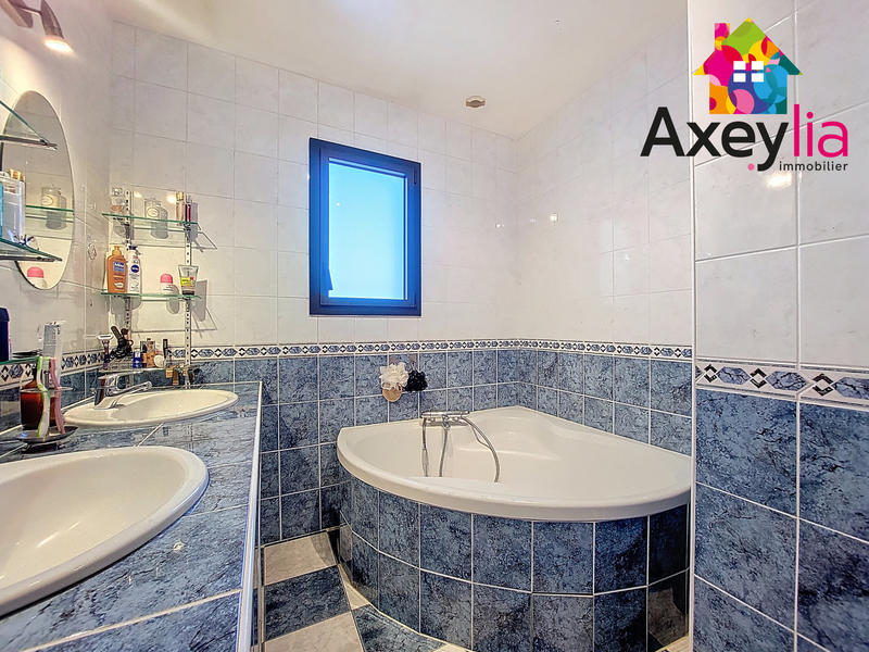 Maison - 149 m² - 7 pièces