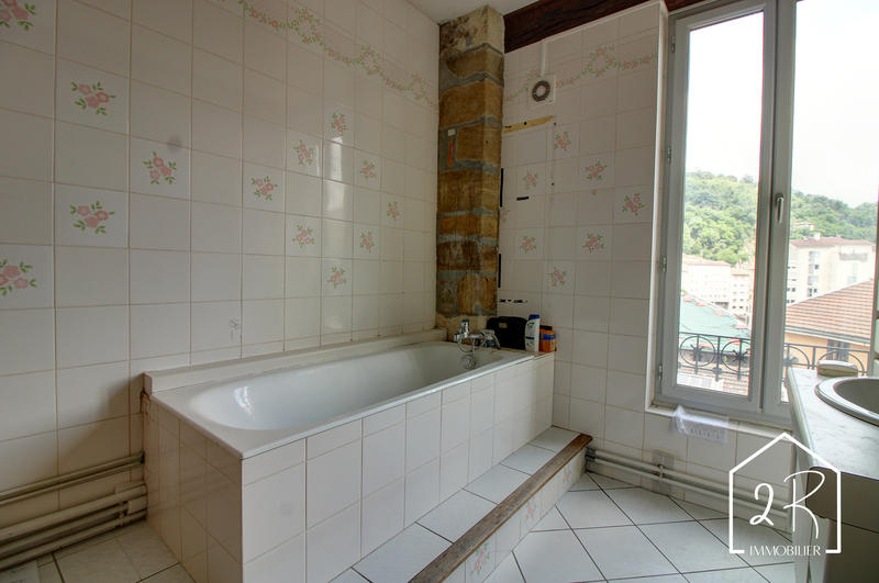 Appartement - 125 m² - 6 pièces