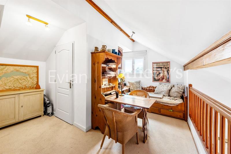 Appartement - 111 m² - 4 pièces